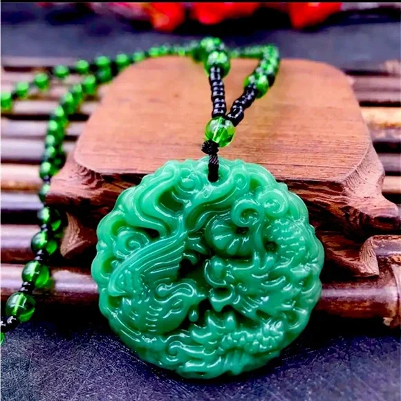 CARVED GREEN JADEITE PENDANT  NECKLACE SHOWING PHOENIX AND DRAGON - Picture 2 of 4